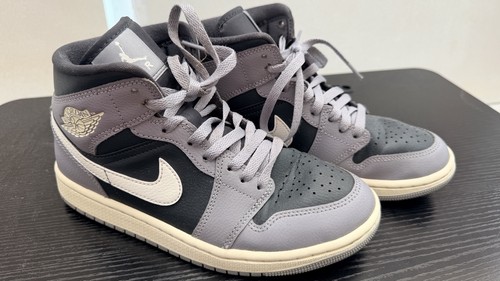 Nike air jordan mid - 1,