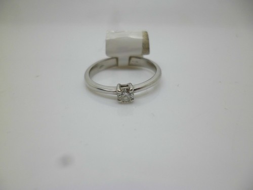 18ct white gold diamond