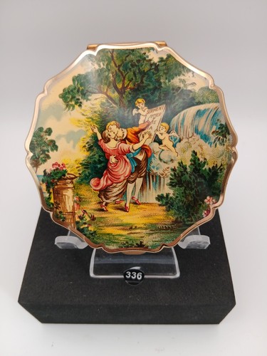 Beautiful vintage stratton - vintage,
