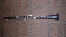 ARTLEY Bb CLARINET WITH CASE.