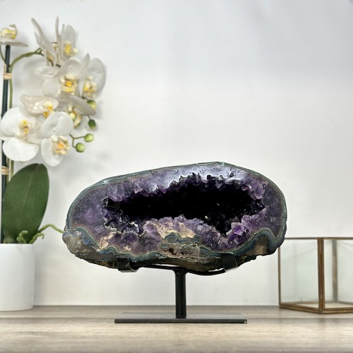 Huge top grade amethyst - amethyst, geode