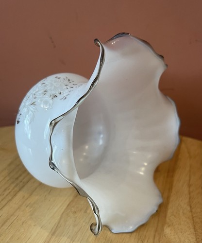 Vintage milk glass lamp - milk,