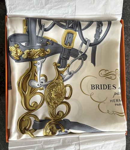 Hermès boxed silk scarf - boxed,,