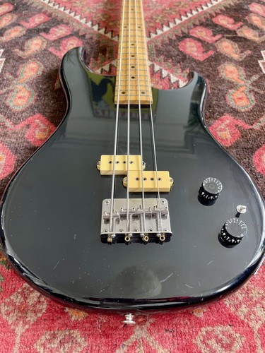 Vox standard bass guitar - vox,