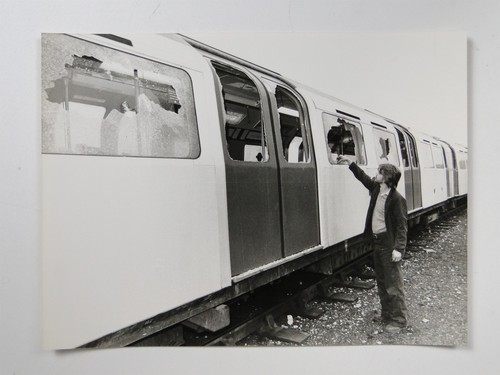 London tube train vandalism - tube,