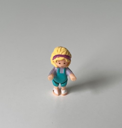 Polly pocket figure camper - figure,