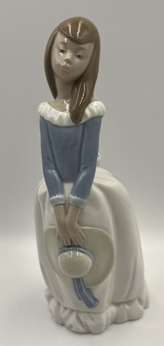 Lladro gorgeous lady - gorgeous, nao