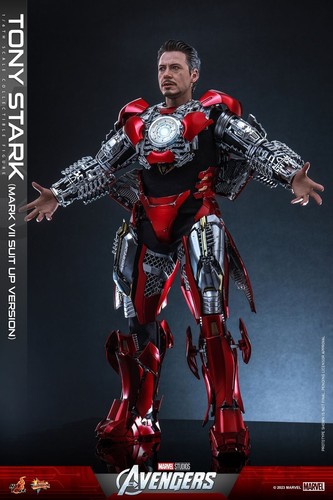 New hot toys - new, avengers