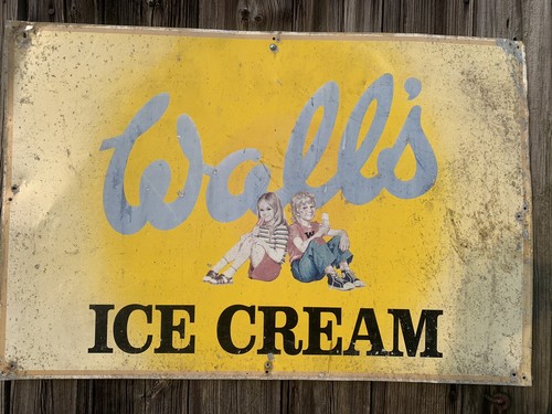 Large vintage original walls - large,
