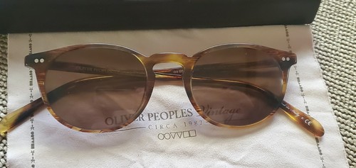 Near mint oliver peoples - mint,