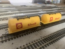 Hornby OO Gauge R020 Shell Tank Wagons Set of 2