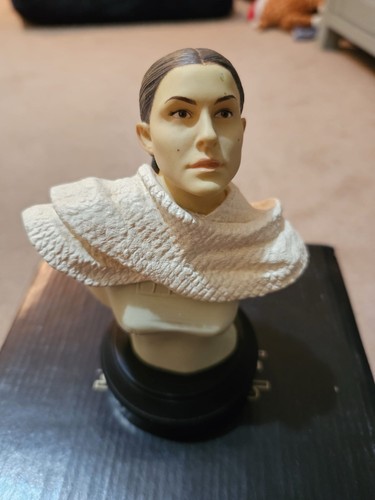Gentle giant padme amidala - padme,