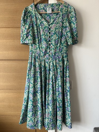 Vintage laura ashley floral - laura,