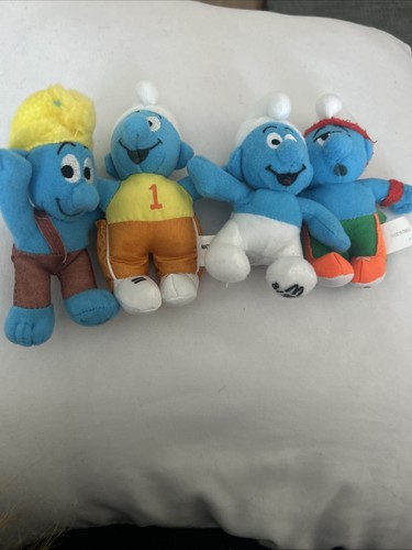Four vintage mcdonald smurfs - four,