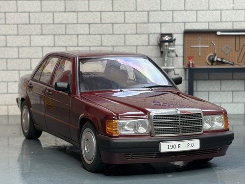 Boxed autoart - 1:18, *boxed*