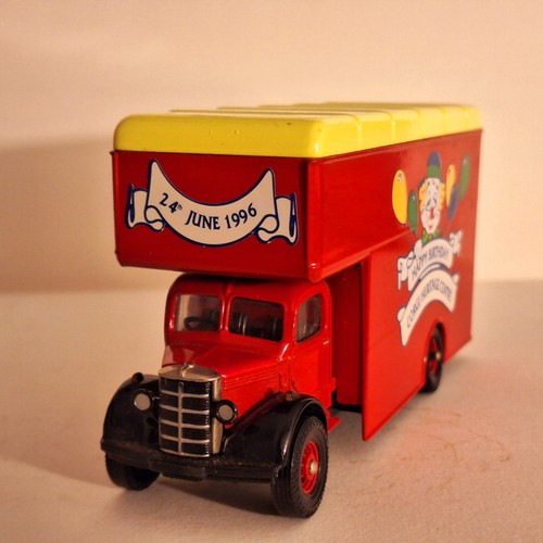 Corgi 97093 bedford - luton, van
