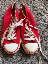 New Look 915 size 3 red canvas