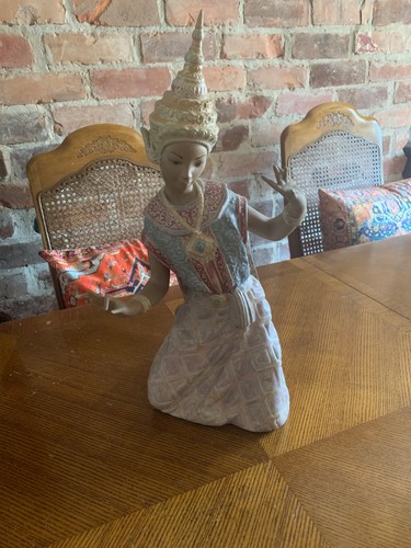 Both stunning lladro thai - both,