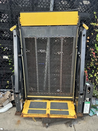 Braunability wheelchair lift - wheelchair,