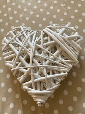 31 x white wicker hearts. Good condition