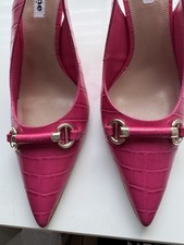 DUNE LONDON ‘SNAFFLE’ PINK MOCK CROC HEELS. SIZE 8 (41)