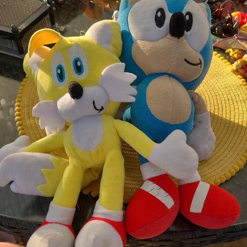 Sonic tails - &,