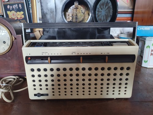 Transistor radio vintage pye - radio,
