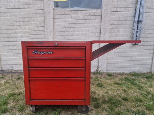 Vintage snap tool box - 26",