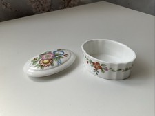 Wedgwood Ribbon Cascade Small