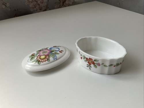 Wedgwood ribbon cascade small - wedgwood,