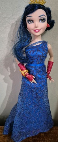 Disney store descendants - disney,