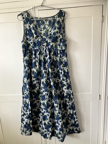 Kew blue and white floral - blue,