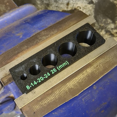 Mtb shock service - vice, block