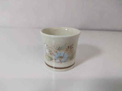 Vintage royal doulton egg cup - vintage,
