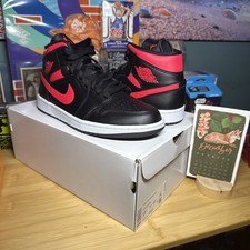 WMNS Air Jordan 1 Mid