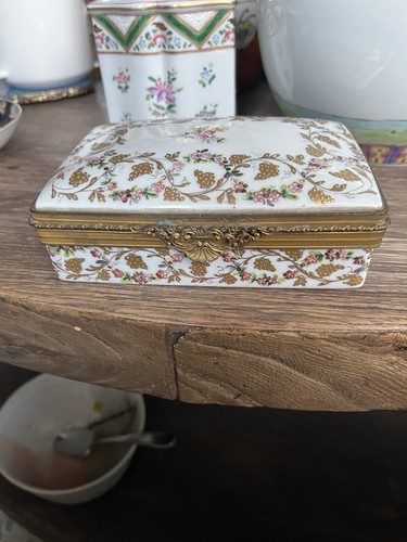 Limoges porcelain box - porcelain,