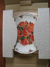 ROYAL ALBERT PLATE - QUEEN