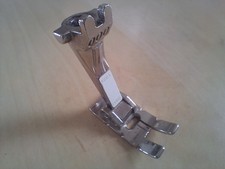 BERNINA Sewing Machine 000 Zig