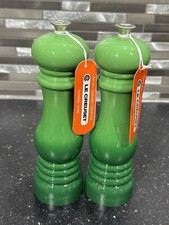 Le Creuset New Ceramic Bamboo Green 21cm Salt & Pepper Mill Set RRP £86
