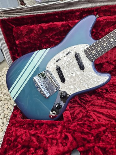 Fender vintera 70s mustang - vintera, ii