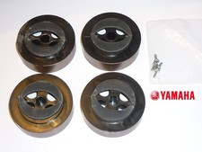 Feet Only for a Yamaha DSP-AX757SE AV Amplifier - Titanium