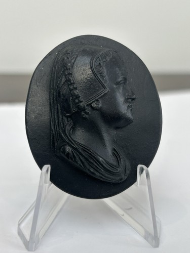 Wedgwood black basalt - black,