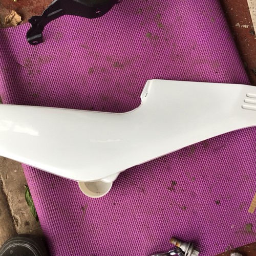 Suzuki rg250 gamma side panel - rg250,