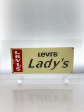 Levi’s Interior Grocery CLR