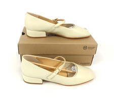 Unused Women's Clarks Seren 30