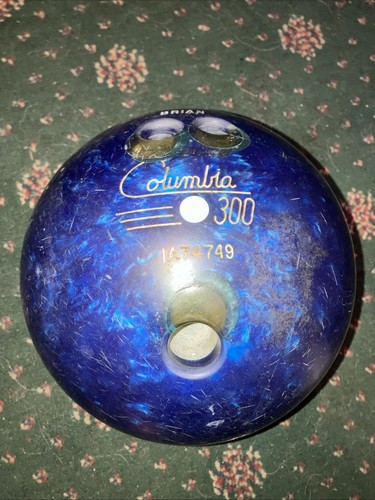 Columbia 300 bowling ball - 300,