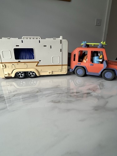 Bluey car caravan set - car, &