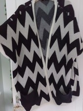 Oasis Zizzag Cardigan Cape One Size 12 14 16 18 Black White Knitted Open Front