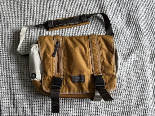 Victorinox altmont messenger - altmont,
