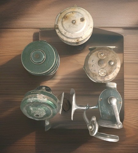 Lot vtg fishing reels - of,